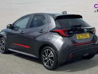 Second-hand Toyota Yaris Hybrid Design 113 CP (83 kW) 2022 Gri Hatchback