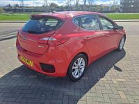 Używany Kia Ceed 126 KM (92 kW) 2015 Czerwony Hatchback