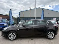 Used Vauxhall Astra Elite 115 HP (84 kW) 2014 Brown Hatchback