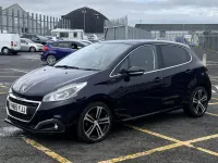 Begagnad Peugeot 208 GT-line 110 HK (80 kW) 2015 Blå Halvkombi