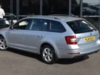 Usado Skoda Octavia 115 HP (84 kW) 2018 Prateado Carrinha
