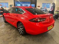Used Vauxhall Insignia SRi 165 HP (121 kW) 2019 Red Hatchback