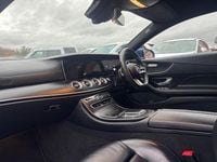 Begagnad Mercedes E220 AMG Line Premium 2022 Blå Sportkupé