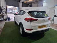 Used Hyundai Tucson SE 2016 White SUV