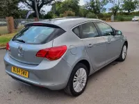 Used Vauxhall Astra Excite 115 HP (84 kW) 2014 Silver Hatchback