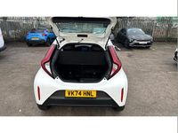 Used Toyota Aygo X PURE 72 HP (52 kW) 2024 White SUV