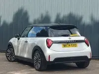 Used Mini Cooper Classic 204 HP (150 kW) 2024 White Hatchback