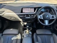 Usado BMW 118 M Sport 134 HP (98 kW) 2023 Branco Citadino