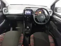 Usado Citroën C1 Shine 72 CV (52 kW) 2021 Gris Utilitario