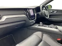 Used Volvo XC60 R-Design 250 HP (183 kW) 2022 Onyx black SUV