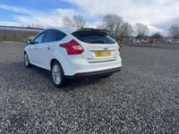 Used Ford Focus Zetec 125 HP (91 kW) 2013 White Hatchback
