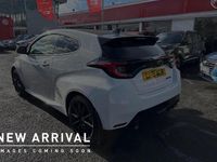 Used Toyota Yaris 257 HP (189 kW) 2021 White Hatchback