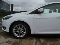 Used Ford Focus Zetec 2015 White Hatchback