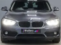 Usado BMW 116 Comfort Edition 116 CV (85 kW) 2019 Gris Utilitario