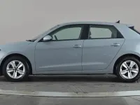 Begagnad Audi A1 Premium 95 HK (69 kW) 2022 Grå SUV