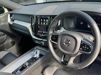 Usado Volvo XC60 Plus 350 HP (257 kW) 2024 Preto SUV
