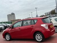 Used Toyota Verso 2011 Red MPV