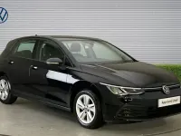 Second-hand VW Golf VIII Life 150 CP (110 kW) 2023 Negru Hatchback