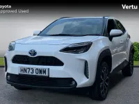 Used Toyota Yaris Hybrid Design 116 HP (85 kW) 2023 Pure white Estate