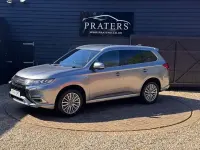 Używany Mitsubishi Outlander P-HEV 177 KM (130 kW) 2018 Szary Kombi