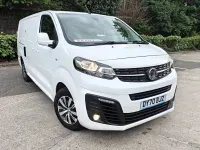 Używany Vauxhall Vivaro Sportive 120 KM (88 kW) 2020 Biały Minivan