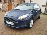 Usado Ford Fiesta 95 HP (69 kW) 2015 Azul Van