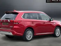 Usado Mitsubishi Outlander P-HEV 177 HP (130 kW) 2018 Carrinha