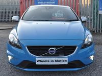 Used Volvo V40 R-Design 122 HP (89 kW) 2016 Blue Hatchback