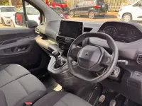 Used Peugeot Partner Premium 102 HP (75 kW) 2023 White MPV