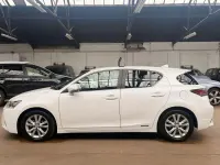 Used Lexus CT200h 136 HP (100 kW) 2014 White Hatchback