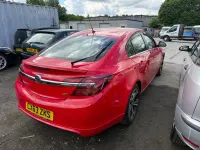 Używany Vauxhall Insignia Edition 2013 Czerwony Hatchback
