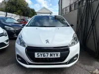 Used Peugeot 208 Allure 82 HP (60 kW) 2017 White Hatchback