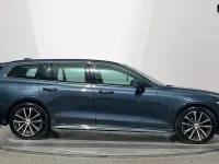 Usado Volvo V60 Momentum 163 HP (119 kW) 2022 Azul Carrinha
