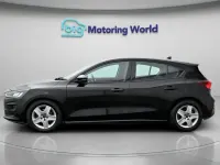Second-hand Ford Focus Zetec 118 CP (86 kW) 2023 Negru Hatchback