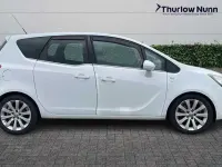 Used Vauxhall Meriva 110 HP (80 kW) 2014 White MPV