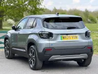 Begagnad Jeep Avenger Summit 114 kW (156 HK) 2025 Grå SUV