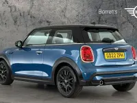 Usado Mini Cooper Classic 134 CV (98 kW) 2022 Azul Utilitario