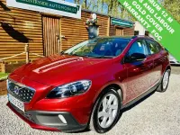 Used Volvo V40 115 HP (84 kW) 2013 Red Hatchback