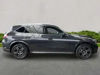 Usado Mercedes GLC300e AMG line 2025 Gris Familiar