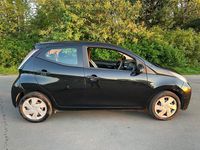 Usado Toyota Aygo X-play 69 HP (50 kW) 2016 Preto Citadino