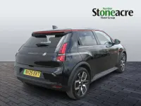 Usado Renault R5 Komfort 110 kW (150 HP) 2025 Preto Citadino