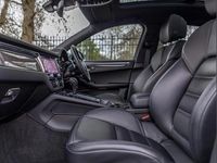 Used Porsche Macan 261 HP (191 kW) 2023 Silver SUV