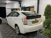Używany Toyota Prius 136 KM (100 kW) 2010 Biały Hatchback