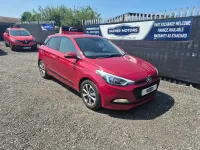 Used Hyundai i20 Premium 84 HP (61 kW) 2017 Red Hatchback