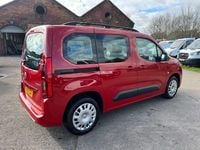 Second-hand Vauxhall Combo Design Edition 130 CP (95 kW) 2019 Roșu Monovolum