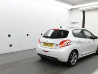Used Peugeot 208 Roland Garros 82 HP (60 kW) 2014 White Hatchback