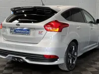 Usado Ford Focus ST 250 HP (183 kW) 2017 Prateado Citadino