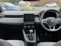 Used Renault Clio V Techno 90 HP (66 kW) 2025 Hatchback