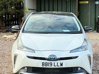 Used Toyota Prius 122 HP (89 kW) 2019 White Hatchback