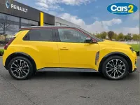 Used Renault R5 Iconic 110 kW (150 HP) 2025 Yellow  Hatchback
